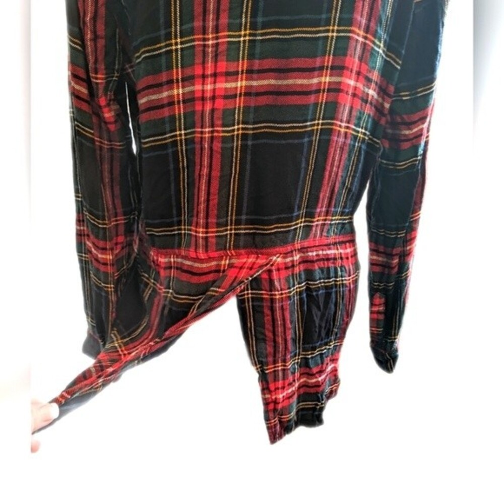 beachlunchlounge 100% rayon, red Charlie button down, split tail, soft M - Picture 4 of 8
